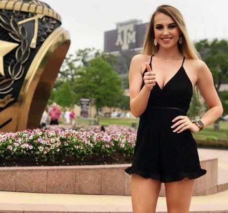 Emilee Atchley OnlyFans Leaks Pornografie