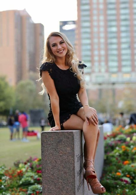 Emilee Atchley OnlyFans-Sex