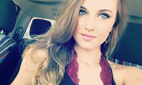 Emilee Atchley OnlyFans Fotos