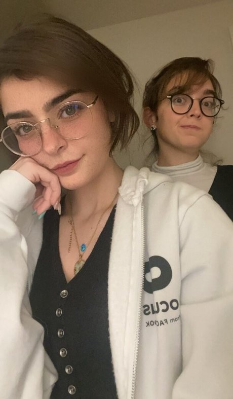 DeputyARUUU OnlyFans explizite Inhalte