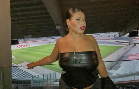 Victoria Zoto Oben ohne OnlyFans