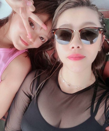 kurze haare teen onlyfans Kunstporno Content