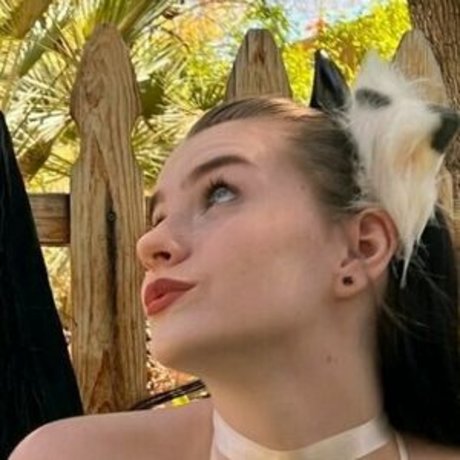 emindica Nacktpornos auf OnlyFans