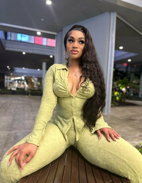 nynyirene1 OnlyFans-Bilder geleakt