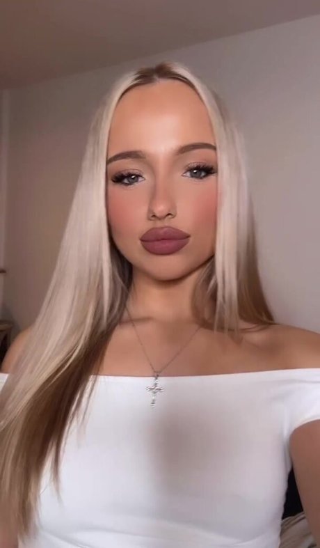 Mia Winward Dunn Bilder OnlyFans