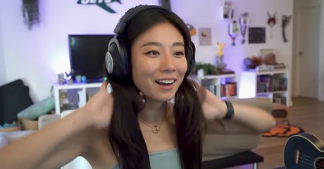 Angelina Kim OnlyFans nackte Brüste