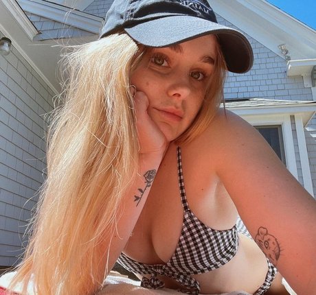 Alice Kristiansen OnlyFans Arsch Leak