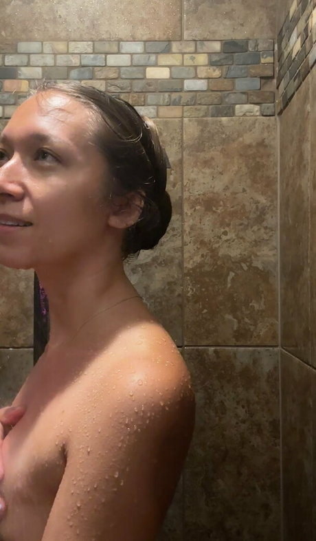 Nikita Crump Oben ohne OnlyFans