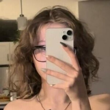 viviennelifts OnlyFans Model Fotos