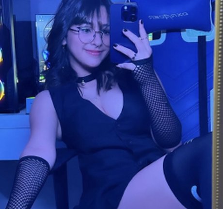 Bibi Vitona Bibitona OnlyFans nackte Brüste