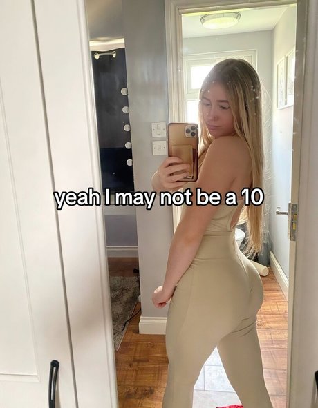 a mae 04 OnlyFans-Pornos