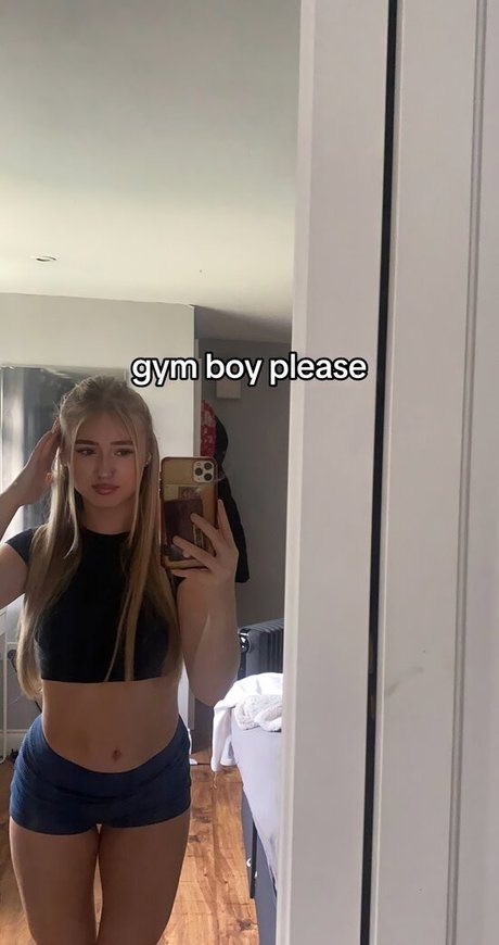 a mae 04 OnlyFans Sextape geleakt