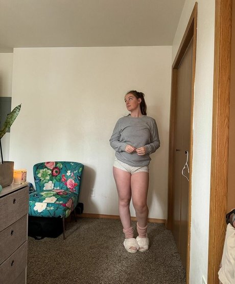 Adorablelilli Nackt auf OnlyFans Leak