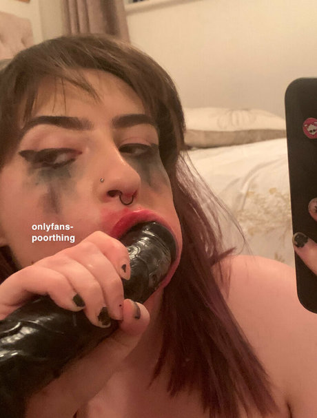 poorthing OnlyFans Sextape geleakt