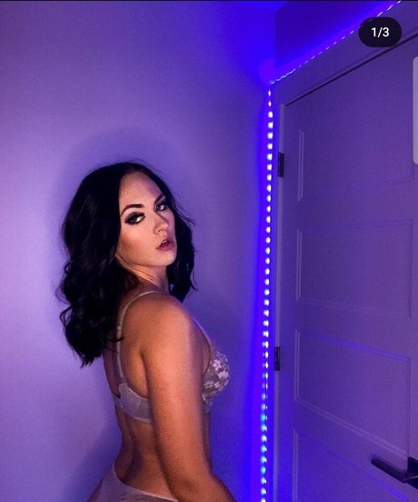 onyxcherrie OnlyFans Striptease