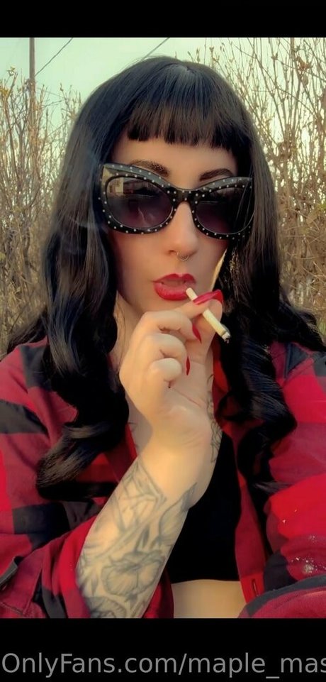 maple massacre OnlyFans Brüste Bild