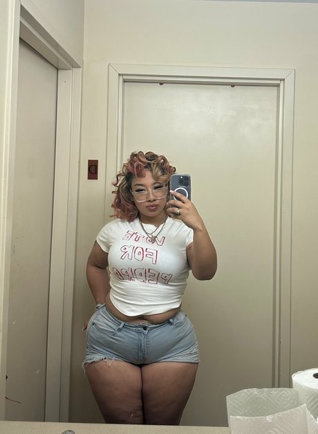 Sophialaurrren OnlyFans Brüste Bild