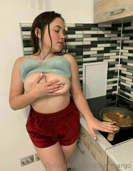 little margo OnlyFans Strip