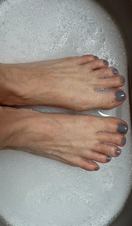 Soft Pleasure OnlyFans Model Bilder