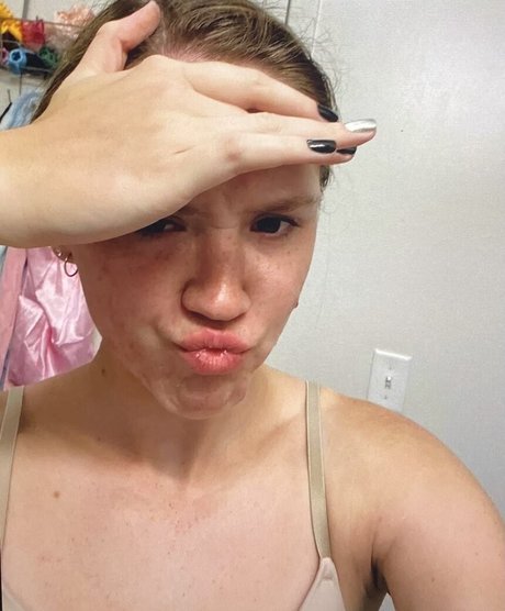 Makayla Turner OnlyFans Model Bilder