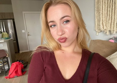 LilyWithAFatty Nacktpornos auf OnlyFans