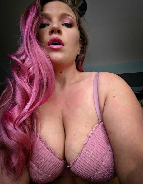 pinkcurvyblonde OnlyFans-Post