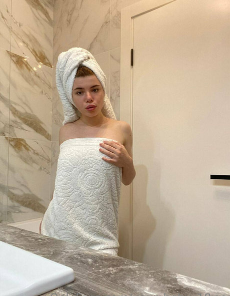 your baby 18y e OnlyFans-Leak