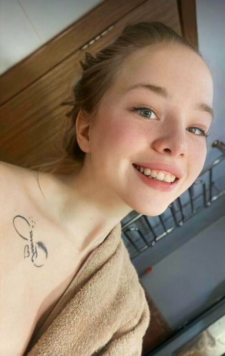 lolly derry18 OnlyFans Pornografie