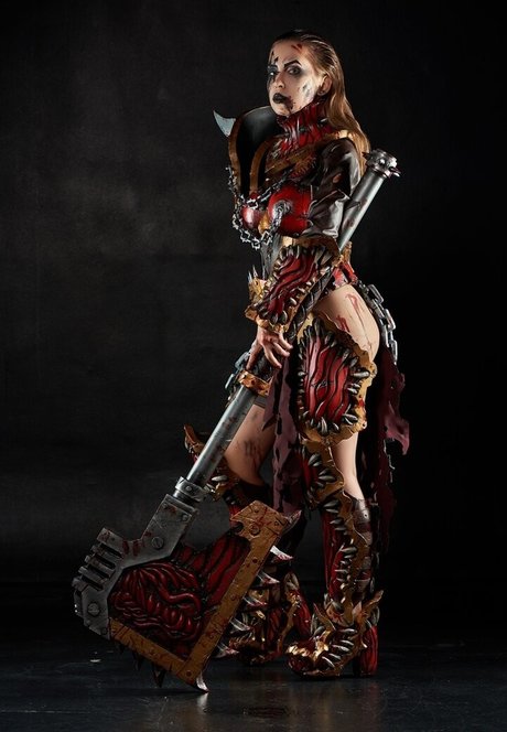 Majorkill s Warhammer 40k Cosplay Auf OnlyFans