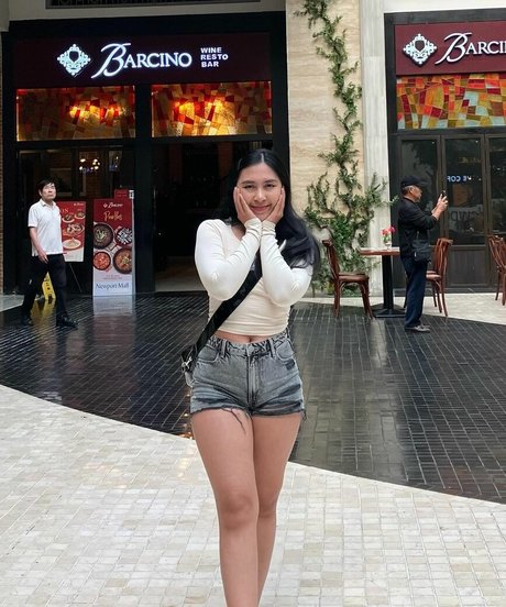 nininplays OnlyFans Strip