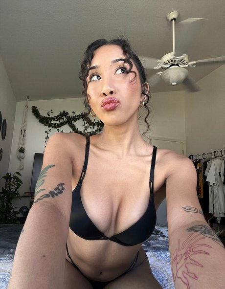 uluvzella Nacktbilder-Leaks von OnlyFans