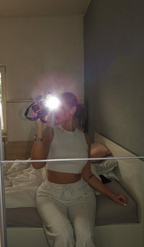 fabienne 1102 Oben ohne OnlyFans