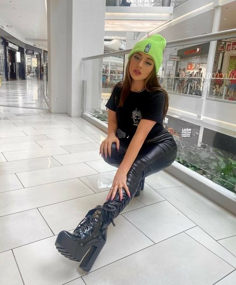 Mae Welsch Nacktpornos von OnlyFans geleakt