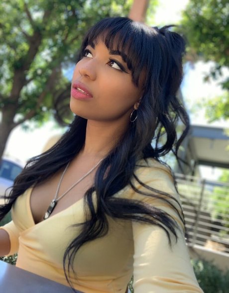 Mica Burton Neues OnlyFans