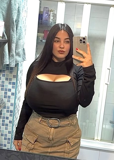 Anneris Leaks von Nacktbildern auf OnlyFans