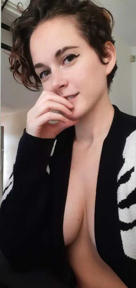 Salunes secret OnlyFans-Creator