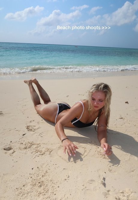 Julia Hart OnlyFans-Seite