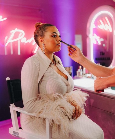 Mahalia Nackt auf OnlyFans