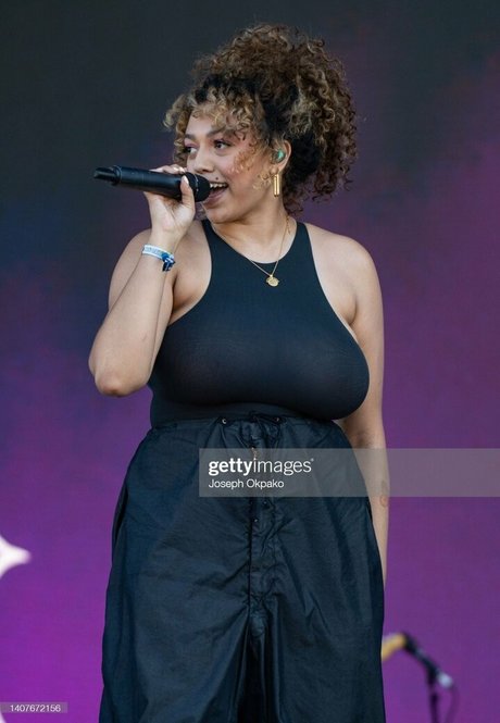 Mahalia OnlyFans geleakte Brüste