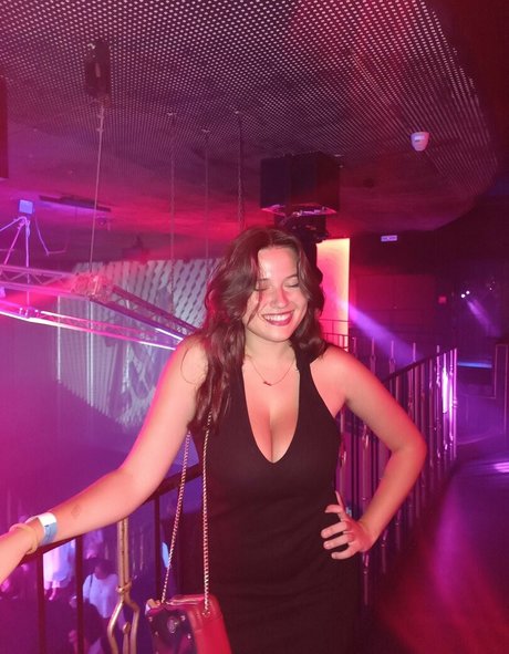 supermire Nacktbilder OnlyFans geleakt