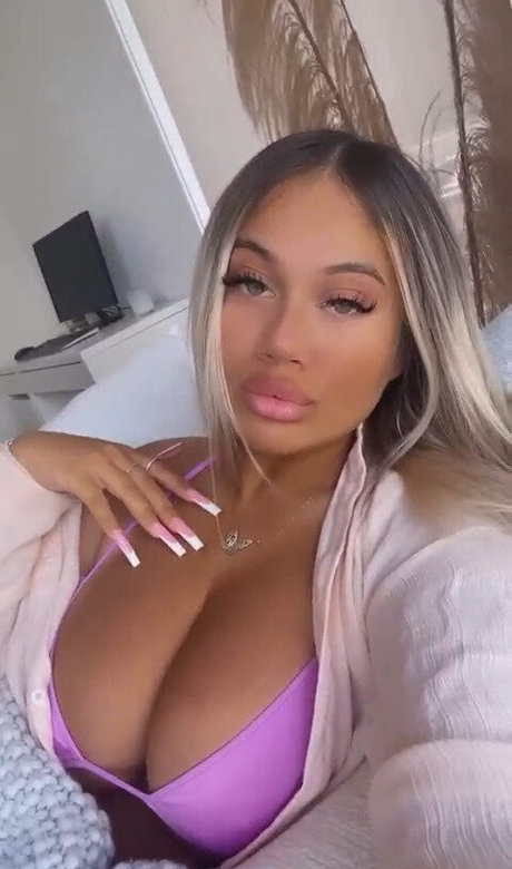 Gianna Malave Nacktbilder von OnlyFans geleakt