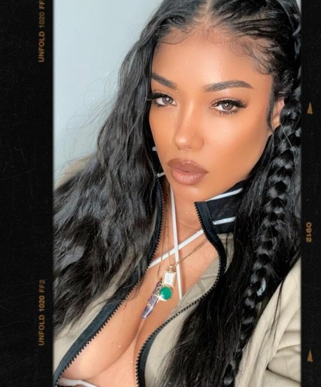 MilaJ OnlyFans-Model