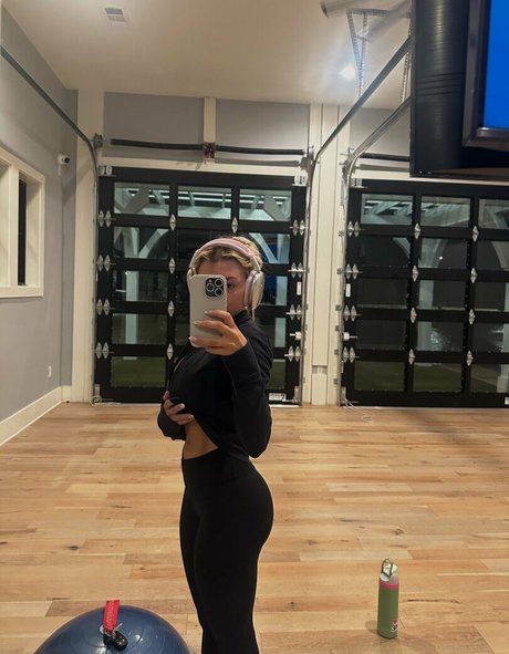 Sara Brooks Kostenlose OnlyFans-Pornos