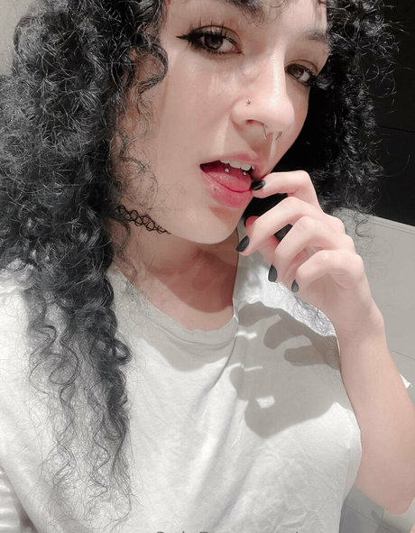 meroswitch OnlyFans Strip