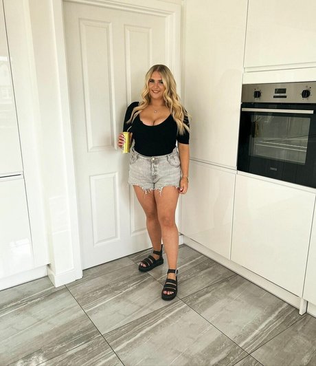 Demi 34JJ OnlyFans OnlyFans