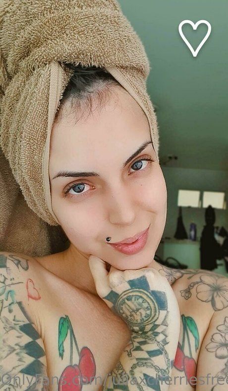 juliaxcherriesfree OnlyFans NSFW