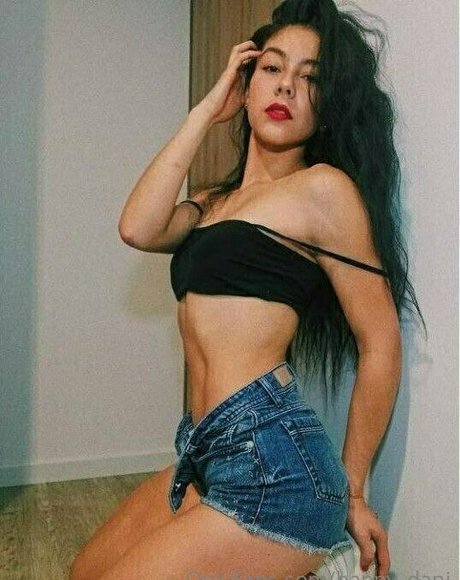 daniela sweet OnlyFans schlank