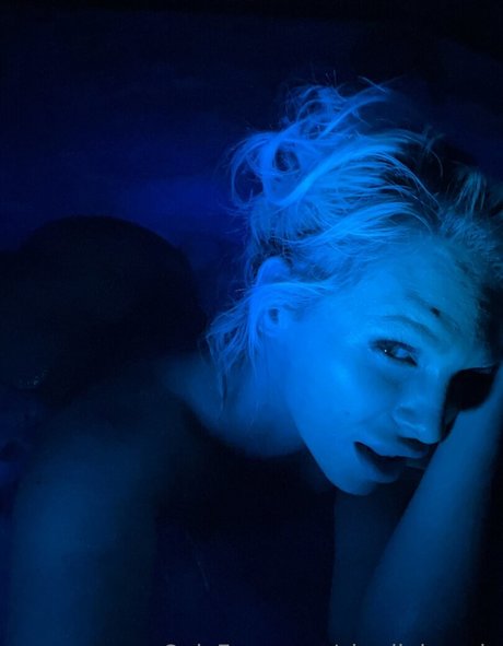 charliphoenix OnlyFans Nacktbilder