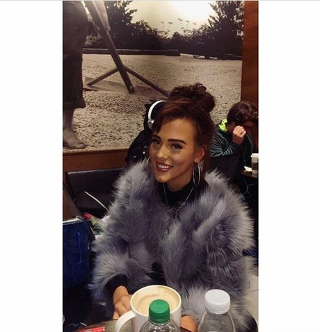 Bobbie Cook OnlyFans nackte Brüste