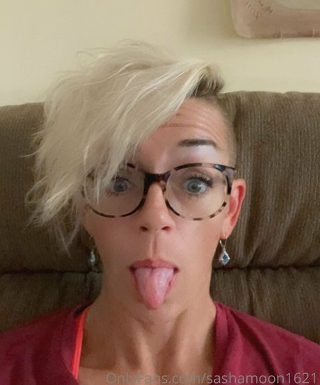 sashamoon1621 Porn OnlyFans Leak